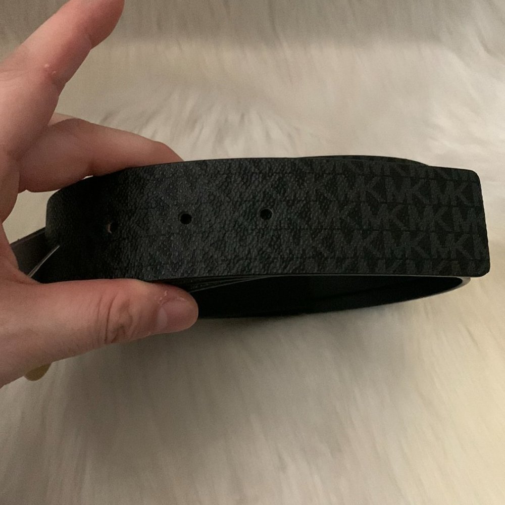 MICHAEL KORS Signature 6-in-1 Reversible Belt Set in Black - Picture 3 of 3